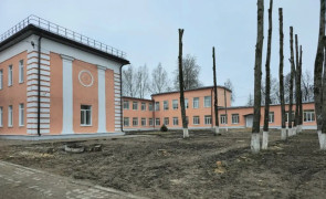 Территорию у Кировского лицея благоустроят